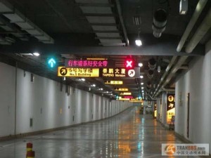 Underground concourse in Zhongguancun (photo added by konjaku)
